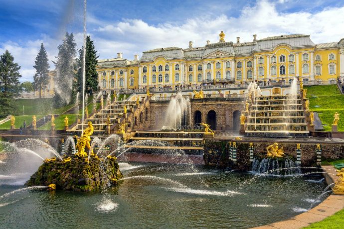 Najpiękniejsze pałace w Europie - Wielki Pałac w Peterhofie