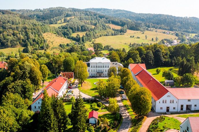 Poznaj Polskę z Travelist: Góry Sowie - Pałac w Jedlince 