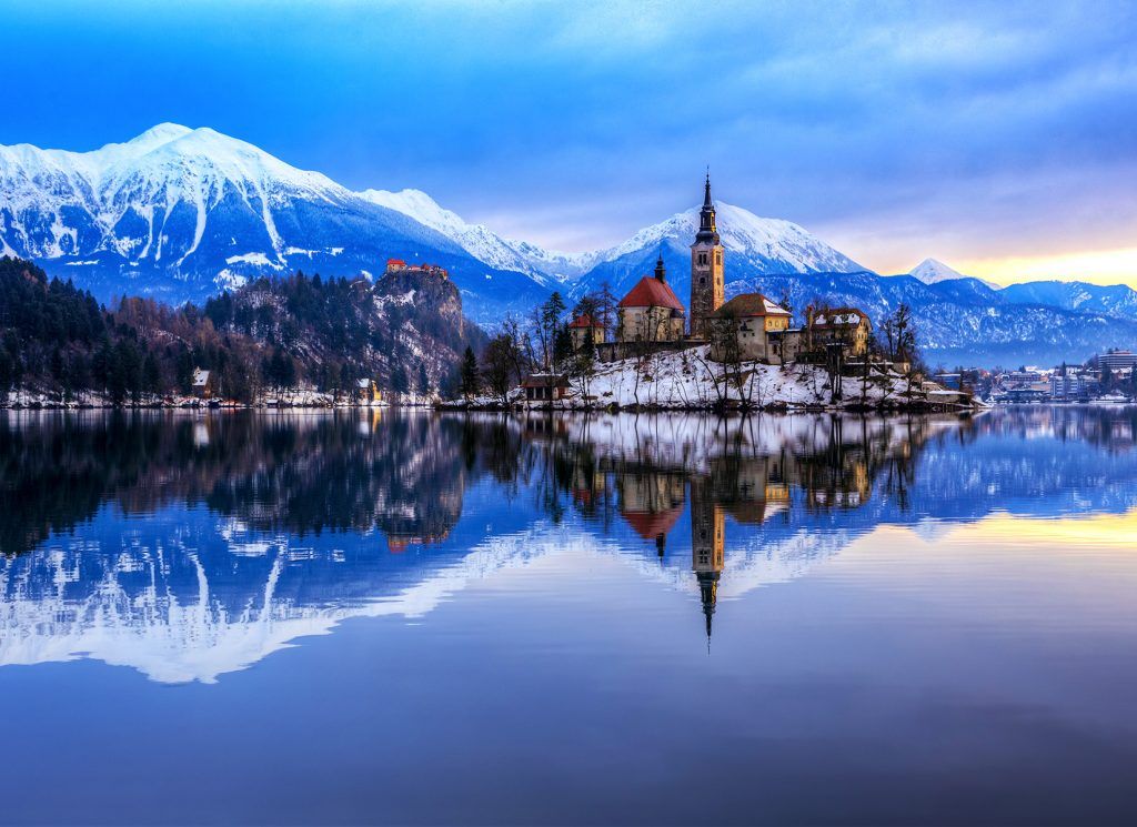 Miasteczko i jezioro Bled 